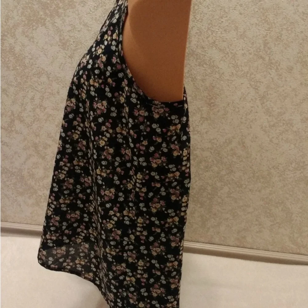 Mine Navy Floral Sleeveless Blouse
